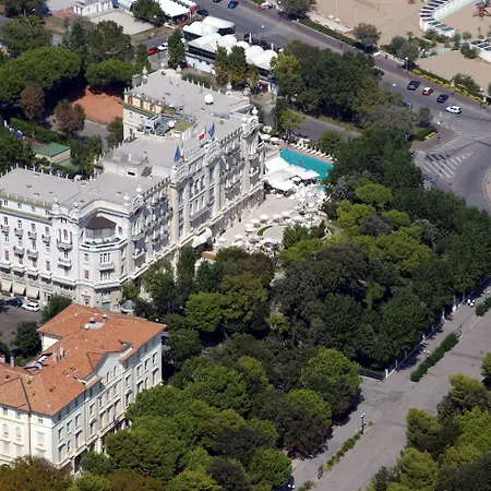 Grand Hotel 5*