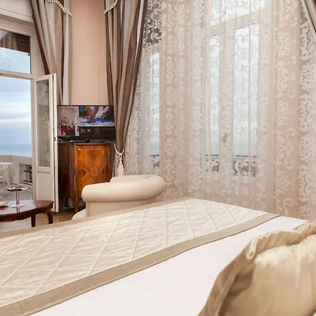 Hotel Grand 5*